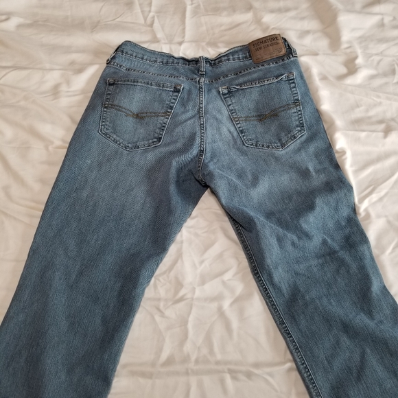 Levi Strauss Blue Jeans - Picture 2 of 5